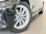 BMW純正アロイホイールはモデルやパッケージに合わせてデザインされています。洗練されたデザインで、足元の個性を引き立てます。