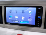 CD、DVD、Bluetooth、AM、FM、AUX、スマートフォン接続ができます。