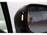 車体後部のセンサーにより、後側方から接近する車を検知する「スバルリヤビークルディテクション」を搭載。