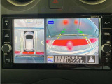 インテリジェント アラウンドビューモニター。上空から見下ろしている様な映像をモニターへ映し出し、スムーズな駐車をサポートします。さらに障害物検知センサー反応すると、警告表示、警告音により注意を促します