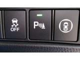 パーキングセンサーや横滑りを防ぐVSA等のスイッチ類は運転席の右側、手の届きやすい位置にあります。
