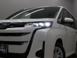 【LEDヘッドライト】悪天候や夜間走行時も良好な視界を確保し安心して運転できる高輝度LEDヘッドライトを装備!点灯速度が早く、消費電力も抑えられています!!