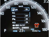 とっても見やすいメーターです。夜間時はラグジュアリーな気分にさせてくれる照明が魅力ですので、夜のドライブも楽しみになりますよ♪