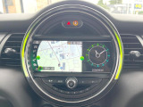 ●MINI純正ナビ:一体感のあるナビは、高級感ある車内を演出してくれます。Bluetooth再生などオーディオ機能も充実しておりますので、運転もより楽しめます♪