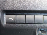 パワーバックドア装着車です。