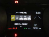 レーンディパーチャーアラートとは車線または走路からの逸脱の可能性を警告すると共に、車線または走路からの逸脱を避けるためのハンドル操作の一部を支援する機能です。詳細は販売店スタッフまでおたずねください。