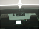 リヤ用ドライブレコーダー装備!これがあれば、相手方が危険運転をしてきた場合などでも客観的に証明でき、事故や事件の直接的な証拠の確保にも生り得ます。