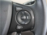 ◆アダプティブクルーズコントロール◆予め設定した車速内でクルマが自動的に加減速。前走車との適切な車間距離を維持しながら追従走行します。【LKAS】車線維持支援システムでステアリング操作を支援。