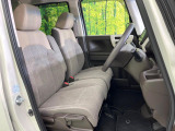 運転席シート廻りは使用感も少なく、良好な状態となっています。丁寧に使われていたことがよくわかりますね。