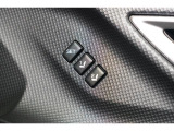 運転席のシートポジションメモリー機能は、登録済みの運転者と交代しても、シートポジションの変更の手間がかかりません。