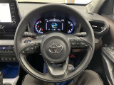 快適な操作性の運転席、ハンドルも綺麗に清掃済みです!もちろん安全を守るエアバッグも装備しているので安心してお乗りいただけます(^^)