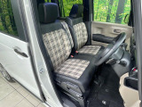 運転席シート廻りは使用感も少なく、良好な状態となっています。丁寧に使われていたことがよくわかりますね。