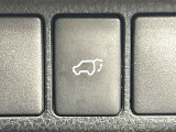 【パワーバックドア】スマートキーや運転席のボタンを押すだけでリアゲートが自動で開閉します!荷物を持っている時や、高い位置にあるバックドアを閉める際に便利な機能です♪