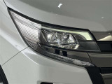 LEDヘッドライトです。デザイン性がよくとても明るいので、夜間の走行や悪天候でも安心です。しかも長寿命!