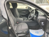 【運転席シート】へたりがちな運転席も大きなへたりがなく、綺麗な状態です。
