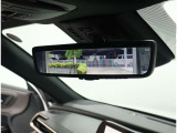 デジタルインナーミラー装備!車両後方のカメラの映像をデジタル補正で視認性を向上させてインナーミラー内に表示します♪視界を遮るものがなく、後席に同乗者がいても後方を確認しやすく安心です♪