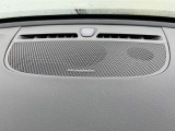 【harman kardon】ハーマンカードンのHi-Fiスペシャリストと共に、モデル別に開発・設計された専用チューニングが臨場感溢れる音響空間を実現しています。
