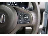 Hondaセンシングの機能のひとつ、アダプティブクルーズコントロール付!アクセルから足を離しても設定したスピードと前車との車間を保ち走行してくれます!車線維持もアシスト☆高速道路で疲労軽減ですね☆