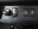 4WDシステムを搭載。オフロードや雪道などの滑りやすい路面でも安心して走行できます。