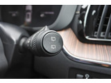ルーフにあるON CALLボタンとSOSボタンは、車両が始動しない場合、パンクした場合、または事故に遭った場合などに支援の要請に使用できるため安心感を高めることができます。