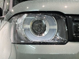 LEDヘッドライトは、点灯の瞬間から最大光量を発揮し、突然暗くなるトンネルなどでの安定感を高めます。