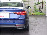 リヤは一番良く見られていると言われています。後続車からはこのように見られています。息を飲むような独特の重厚感のあるグラマラスなリヤデザイン。後ろからの強い視線を感じます。