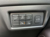 【安全装備も充実】車線逸脱警報システム。バック時の障害物を検知し知らせるパーキングセンサー付きです。