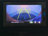 バックでの車庫入れも安心です! リアカメラが付いているバックモニター付のナビを装備しております。操作線もついており距離感も画面から確認できます。