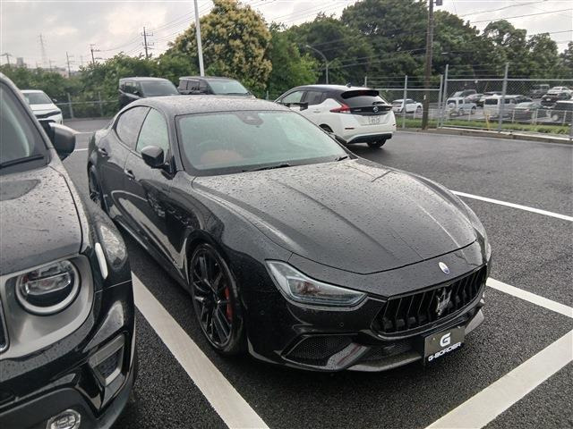 ギブリ S 禁煙車 赤レザーシート サンルーフ