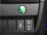 ホンダセンシングが装備されています。アダプティブレーダークルーズやレーンキープアシスト、車線逸脱防止機能なども備えていて、ロングドライブも快適で安全にお楽しみいただけます。