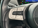 ステアリングにオーディオ操作スイッチが付いています。オーディオ画面に直接タッチしなくても操作が出来ますので、運転に集中できます。