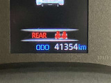高いホールド性で運転姿勢が安定します。長距離ドライブでも疲れにくいのが魅力です。快適なドライビングライフをお送りください♪