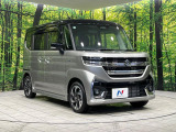 高透明度のガラス皮膜で撥水はもちろん、上質なツヤ・光沢を実現。紫外線や酸性雨から大切な愛車を保護し、色あせ・劣化を防止。「弾スプラッシュコート」、「弾プリミッサコート」からお選びいただけます。