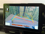 【バックカメラ】駐車時に後方がリアルタイム映像で確認できます。大型商業施設や立体駐車場での駐車時や、夜間のバック時に大活躍!運転スキルに関わらず、今や必須となった装備のひとつです!