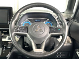 【純正革巻きステアリング】上質な革を使用することで、手にしっかり馴染みとても運転しやすいハンドルです♪