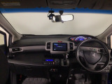 【前方視界】開放的な前方視界!運転がしやすく疲れにくいです♪窓が大きく、見通しがとっても良いおクルマですよ♪