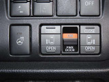 【両側パワースライドドア】スマートキーや運転席のスイッチで後席両側スライドドアの開閉が可能♪