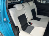 ゆとりある広々とした車内空間は、ドライブを始め買い物やレジャーなど、幅広く活躍します。一人でもみんなとでもお出かけを楽しみましょう!