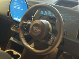 ミニ独特のゴーカートフィーリングと呼ばれる軽快なハンドリングはAT車、MT車のどちらでも楽しめます。