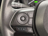 運転中、オーディオの操作をしてて、ハッとしたことはありませんか?ステアリングスイッチは、運転中でもハンドルでオーディオの操作が可能です。安全なドライブをサポートします。