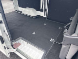 シートを倒すと、さらにお荷物を載せられます。
