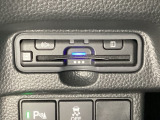 ハンドルの左側にETCがついています。高速道路の料金所の通過も楽々です。カードの取り出しもしやすい場所についています。
