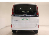 明るく視認性の良いLED式テール&ハイマウントストップランプ採用で、後続車に対して自車の存在をアピールすることて安全性を高めます!