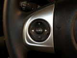 【ステアリングリモコン】ステアリングにオーディオ調節可能なスイッチが装備されていますので運転中でも視線をそらさずにオーディオの調節が可能です!