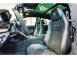 Floor mats with leather piping and double stitching