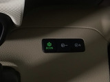 ★ECONスイッチ★ エコドライブを加速しよう!スイッチをONにすると、運転の仕方によるロスを抑え込み燃費をよくするようクルマが頑張ります(*^ー^*)燃費向上にチャレンジ♪