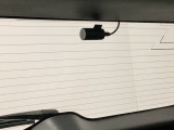 後方にもドライブレコーダーのカメラ(社外品)が付いています。前後両方でお車の周りを監視・記録いたします。