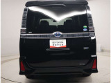 ご納車から1年間・走行距離無制限の保障付きです。全国5000ヶ所のトヨタのサービステクノショップにて補償範囲内の保障対応が可能です。別途有料になりますが、最長3年間まで延長保証加入ができます。