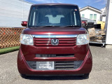自社整備工場で点検整備をおこなってからお渡ししています。車検が残っている場合は『12ヶ月点検整備』を、車検整備付きの場合は『車検整備』をおこないます。整備費用は車両本体価格に含まれています。