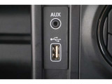 USBオーディオ用ソケットがついていますので携帯電話などを接続すれば音楽等の再生が可能です!